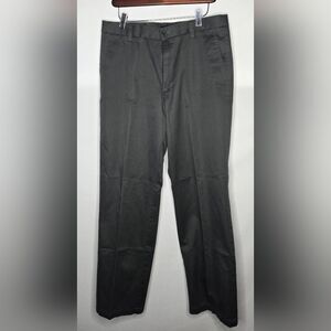 Men's Gray Dockers D2 Straight Fit - Size tag says 33 x 32, but see measurements